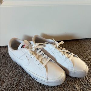 Nike Men's White Low-Top Sneakers